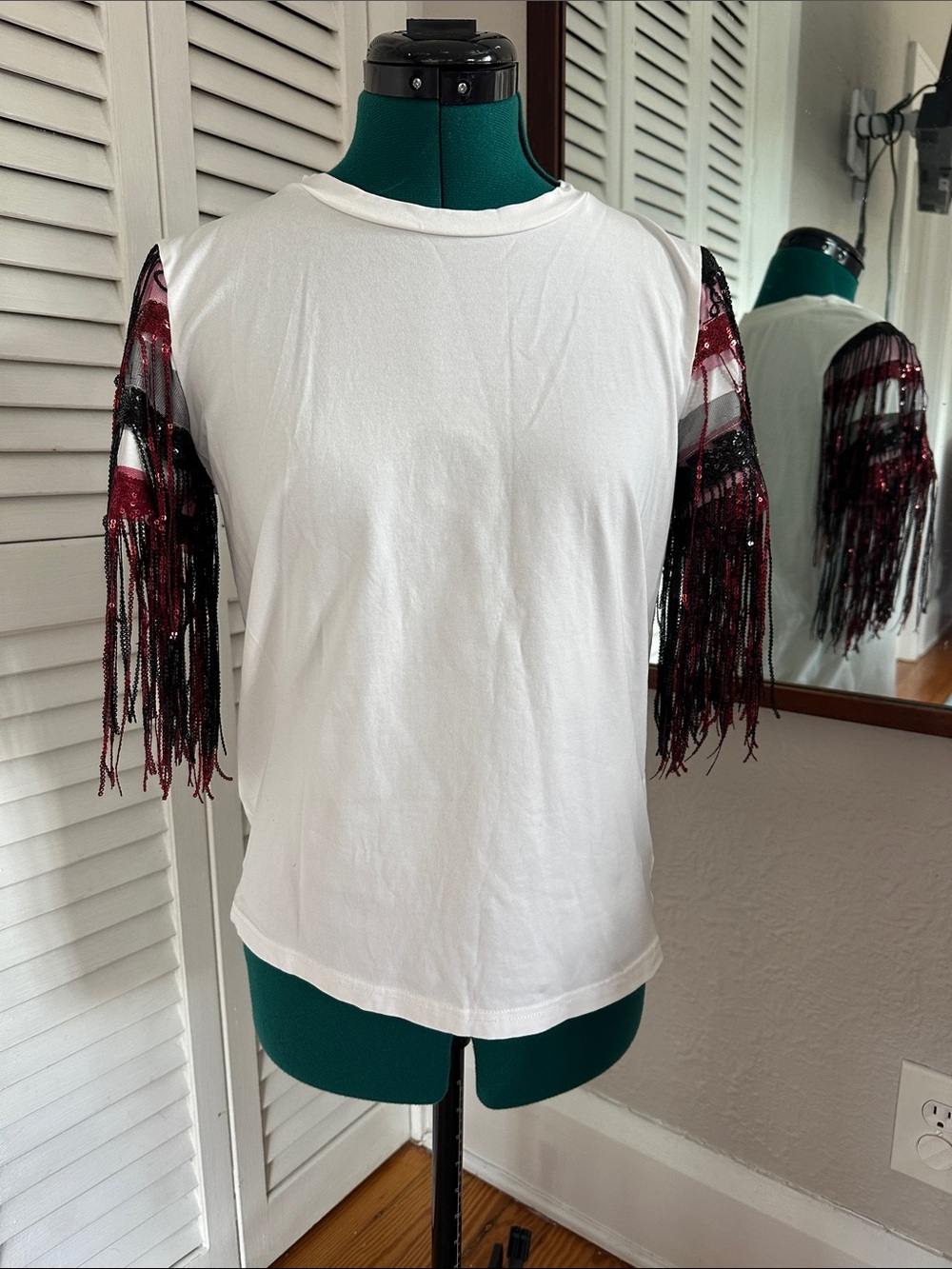 QUEEN OF SPARKLES White Tee with Burgundy & Black Fringe Sleeves